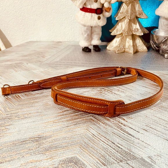 Louis Vuitton Tan Leather Strap - Picture 3 of 8